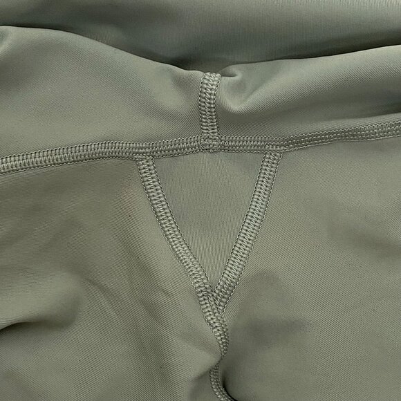 Lululemon Wunder Under Crop High-Rise Mint Green Luxtreme 21" Legging, Size 6 - Picture 13 of 13